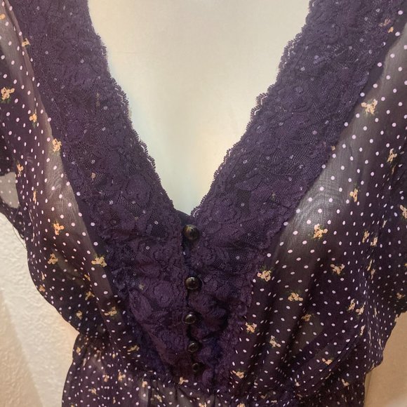 Sheer floral print short sleeve blouse - Picture 3 of 6